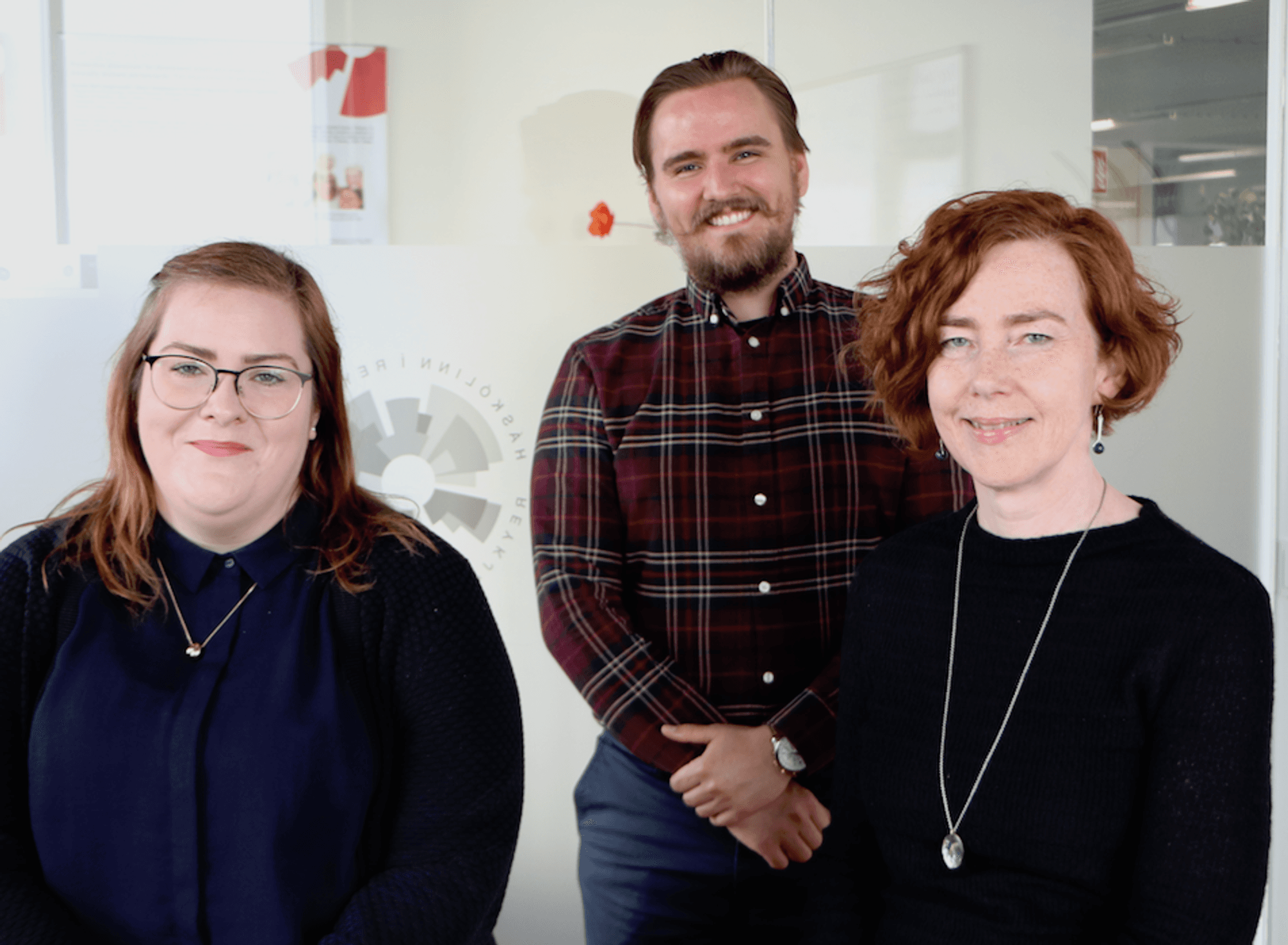 Á myndinni uppi eru, frá vinstri, Valgerður Kristín Eiríkssdóttir, Jakob Fannar Stefánsson aðstoðarmaður í rannsókninni og Birna Baldursdóttir