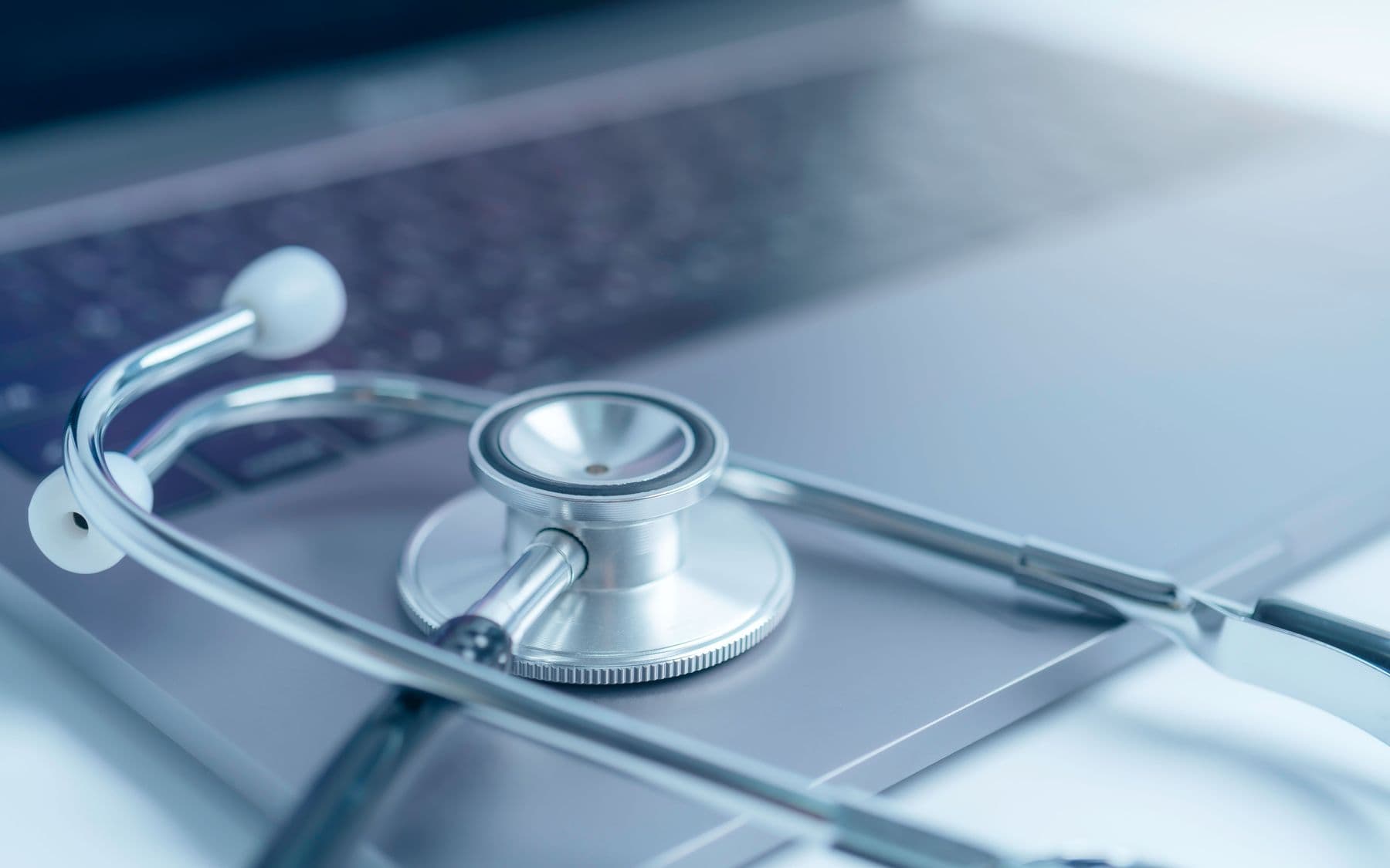 Hlustunarpípa og tölva