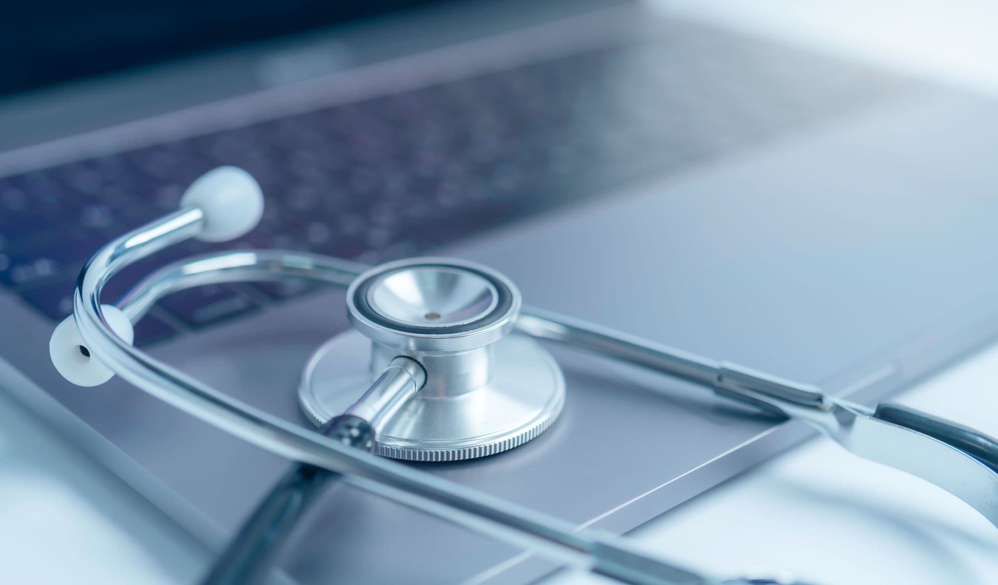 Hlustunarpípa og tölva