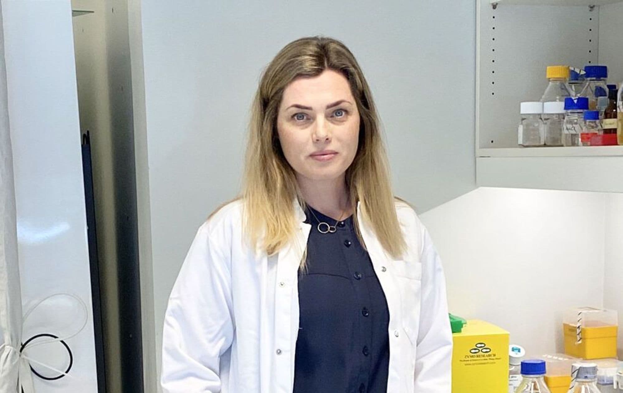 Berglind Ósk Einarsdóttir rannsakar hvernig sortuæxlisfrumur komast hjá því að vera drepnar af ónæmiskerfinu.